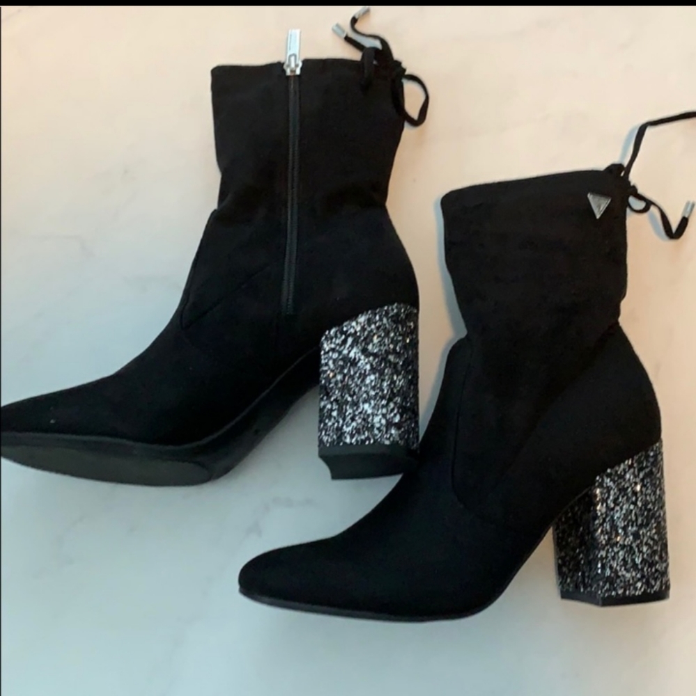 fINAL PRICE ! Guess boots
